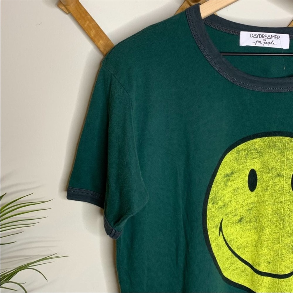 Daydreamer Free People Green Smiley Basic TShirt S